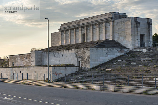 Zeppelinhaupttribüne  Überreste  Zeppelinfeld  Reichsparteitagsgelände  Nürnberg  Bayern  Deutschland