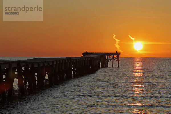 Sonnenaufgang Meer Steg Balearen Balearische Inseln Mallorca Spanien