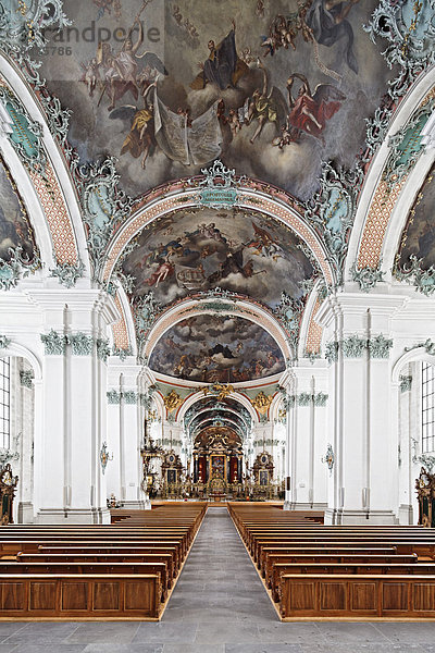 Kathedrale katholisch Kirchenschiff Schweiz