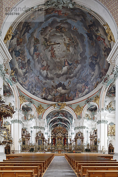 Kathedrale katholisch Kirchenschiff Schweiz