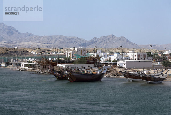 Schiffswerft zur Reparatur von alten Dau-Schiffen  Sur  Provinz Ash Sharqiyah  Sultanat von Oman  Arabische Halbinsel