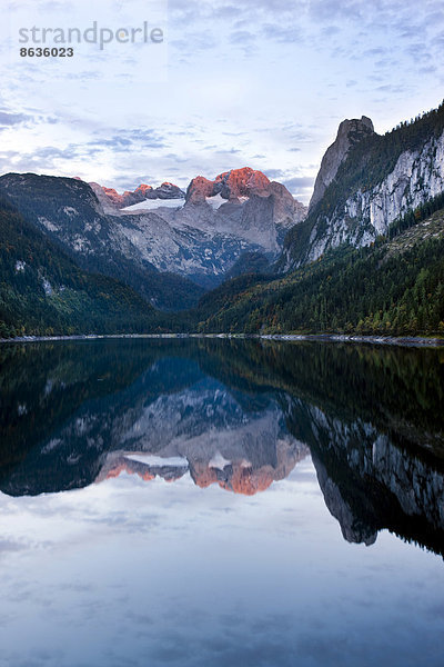 Vorderer Gosausee  Dachstein  Spiegelung  Dachsteingebirge  Gosau  Salzkammergut  Oberösterreich  Österreich