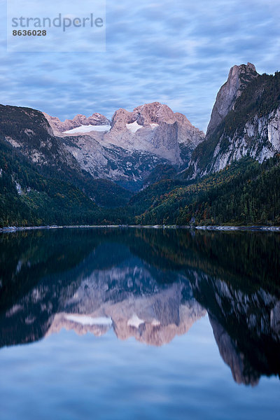 Vorderer Gosausee  Dachstein  Spiegelung  Dachsteingebirge  Gosau  Salzkammergut  Oberösterreich  Österreich