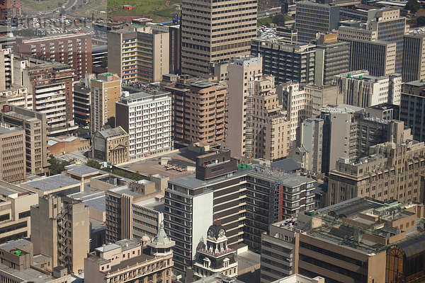 Ausblick vom Carlton Center auf die Hochhäuser der Innenstadt und des Central Business District von Johannesburg  Gauteng  Südafrika