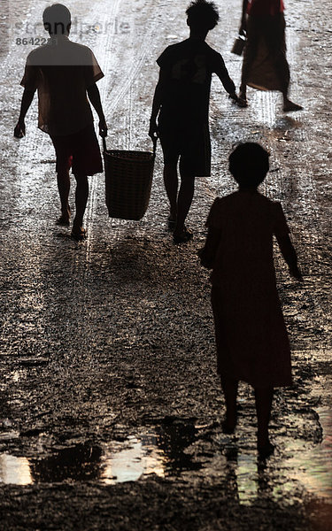Kinder auf den Straßen von Rangoon  Myanmar