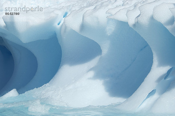 Eisberg entlang der Antarktischen Halbinsel.