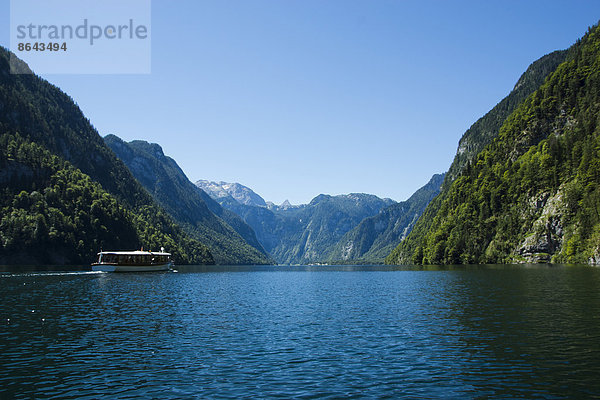 Ausflugsboot auf dem Königssee  Berchtesgadener Alpen  Berchtesgadener Land  Bayern  Deutschland  Europa