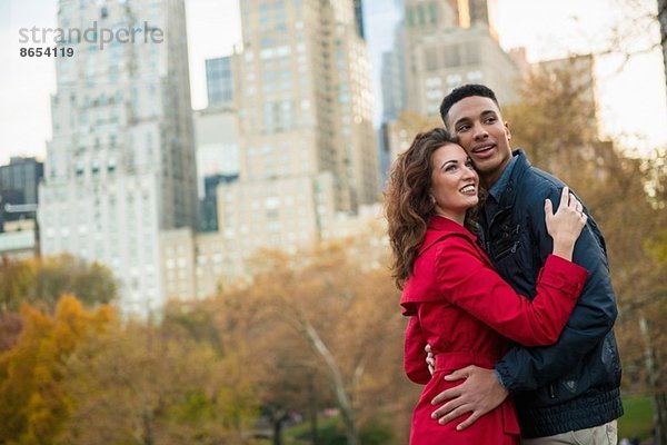 Junges Touristenpaar im Central Park  New York City  USA