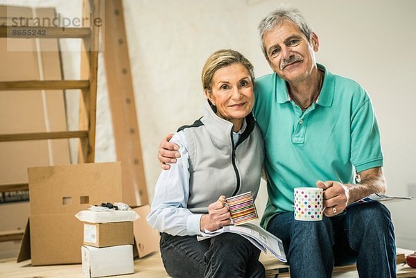 Seniorenpaar bei einer Kaffeepause