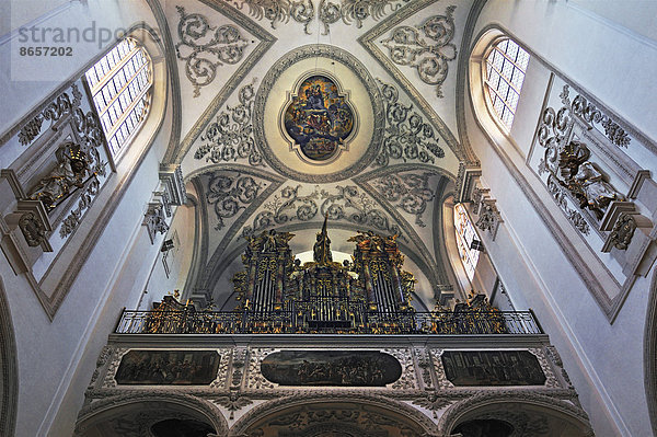 Orgel  Stadtpfarrkirche Mariä Himmelfahrt  1466 eingeweiht  Landsberg am Lech  Bayern  Deutschland