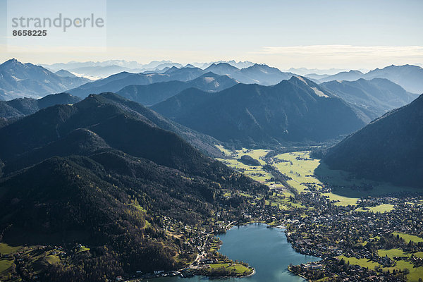 Luftaufnahme  Rottach-Egern  Tegernsee und Alpen  Oberbayern  Bayern  Deutschland