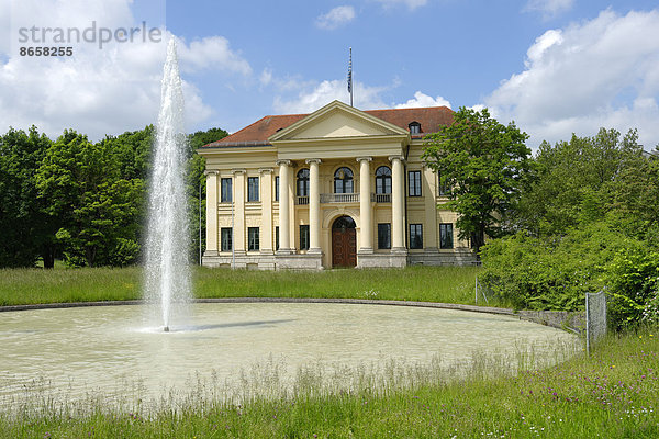 Prinz-Carl-Palais am Dichtergarten  ehemaliger Finanzgarten  erbaut 1804 - 1806 durch Karl von Fischer  München  Oberbayern  Bayern  Deutschland