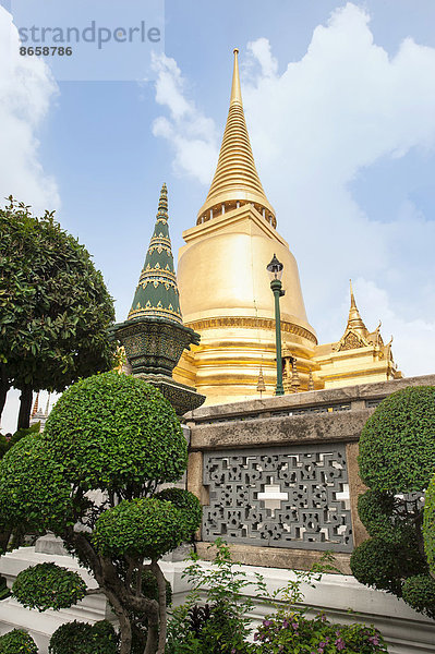 Phra Siratana Chedi  Tempelanlage Wat Phra Kaeo  Grand Palace  Bangkok  Thailand