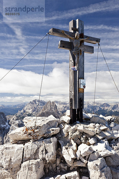 überqueren Berg Berggipfel Gipfel Spitze Spitzen frontal 3 Dolomiten Trentino Südtirol Kreuz Italien Rotwand