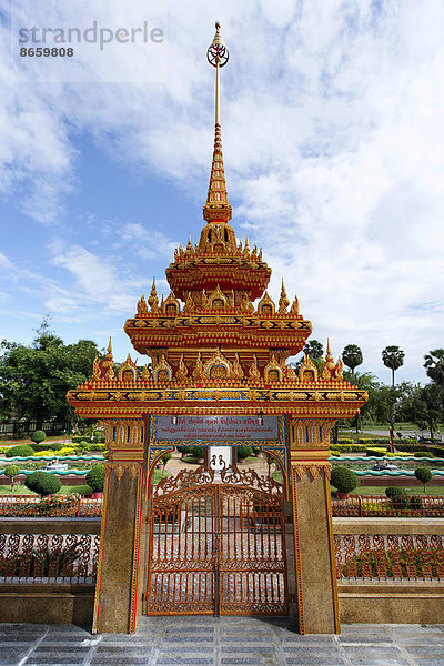 Prachtvoll verziertes Tor  Wat Chalong Tempel  Phuket  Thailand