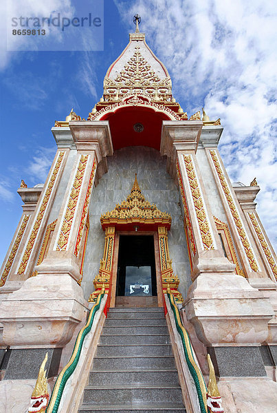Prachtvoll verzierter Eingang  Treppe  Wat Chalong Tempel  Phuket  Thailand