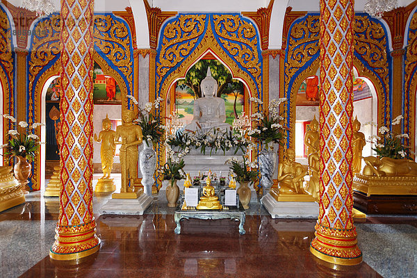 Altar und Säulen  Wat Chalong Tempel  Phuket  Thailand