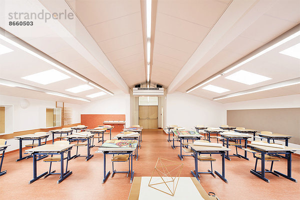 Zeichensaal einer Mittelschule  Reit im Alpbachtal  Tirol  Österreich