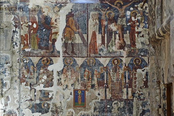 Innenaufnahme mit Wandgemälden  orthodoxes Kloster Pitareti  Tetri Zqaro  Niederkartlien  Georgien