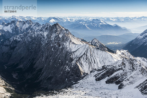 Luftaufnahme  Ausblick von der Zugspitze nach Süden  Alpen  Oberbayern  Bayern  Deutschland