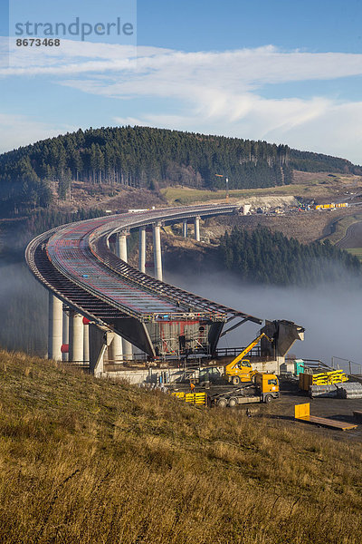 Baustelle der Talbrücke Nuttlar  Autobahnbrücke  A46  660 Meter lang  bei Nuttlar  Nordrhein-Westfalen  Deutschland