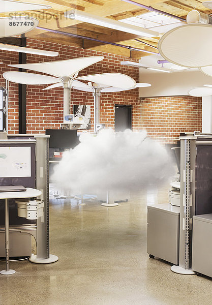 Wolke  In der Luft schwebend  Büro  modern