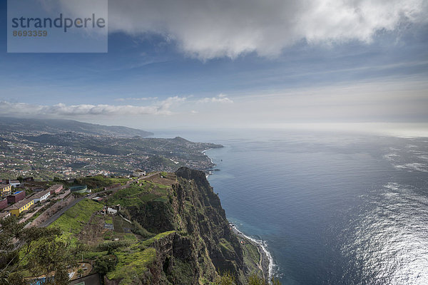 Portugal  Madeira  Cabo Girao  Blick nach Funchal