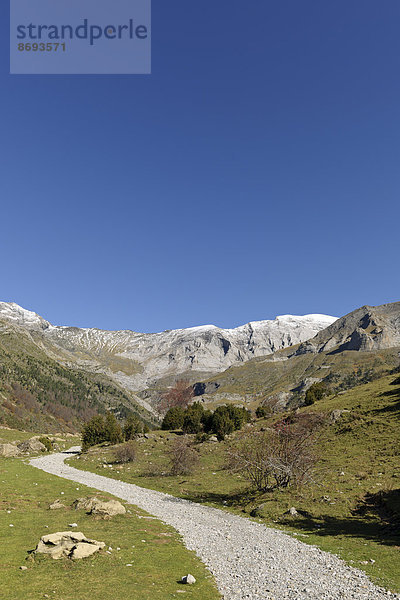 Spanien  Nationalpark Ordesa y Monte Perdido  Wanderweg in den Llanos de La Larri