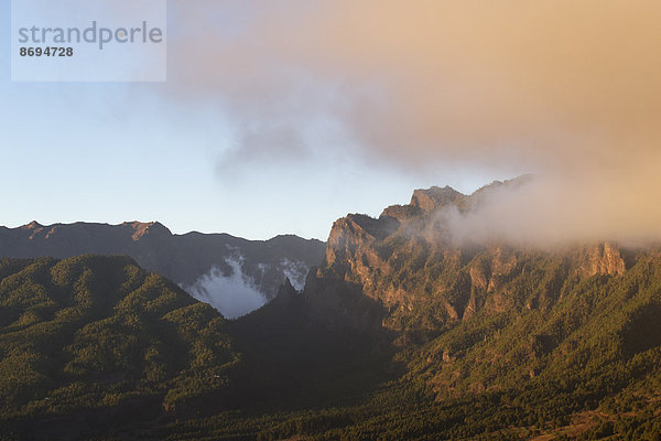 Spanien  Kanarische Inseln  La Palma  Caldera de Taburiente am Abend