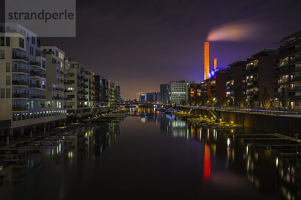 Deutschland  Hessen  Frankfurt  Wohngebäude am Westhafen bei Nacht