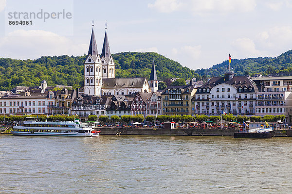 Deutschland  Rheinland-Pfalz  Blick auf Boppard  Altstadt mit St. Severuskirche am Rhein