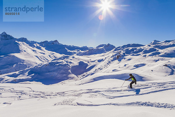 Schweiz  Graubünden  Savognin  Skigebiet  Skifahrer