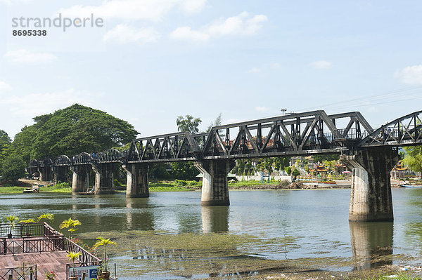 Eisenbahnbrücke  Brücke am Kwai  Brücke über den Khwae Yai  Kanchanaburi  Kanburi  Provinz Kanchanaburi  Zentralthailand  Thailand