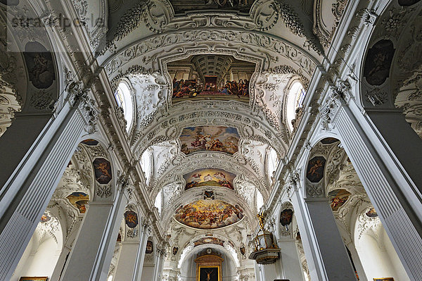 Deckenfresken  Pfarrkirche St. Quirinus  Tegernsee  Oberbayern  Bayern  Deutschland