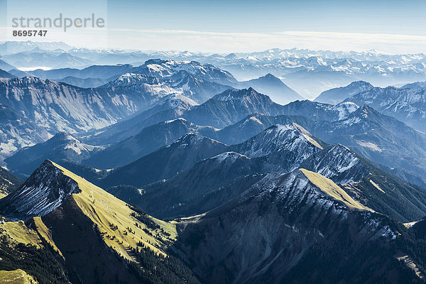 Luftaufnahme  Alpenkette bei Garmisch-Partenkirchen  südwärts gesehen  Oberbayern  Bayern  Deutschland