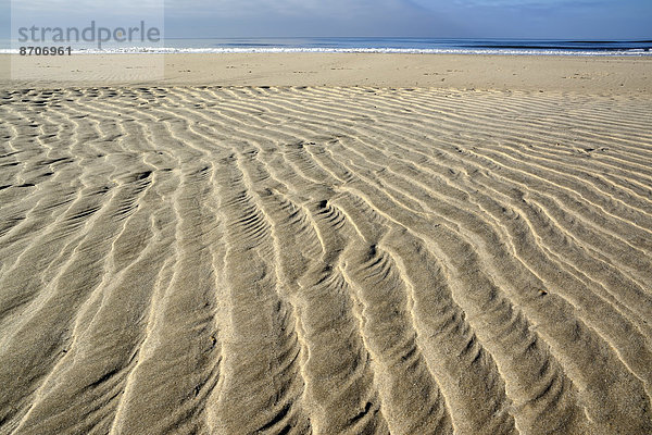 Sandrippelmuster am Strand  bei Hvide Sande  Jütland  Dänemark