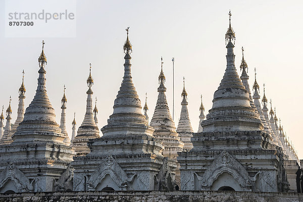 Atthakatha Chedis oder Stupas  Sandamuni Paya oder Pagode  Tempelanlage in Mandalay  Mandalay-Division  Myanmar