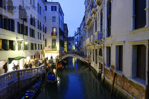 Venetien Palast Schloß Schlösser Italien Dämmerung