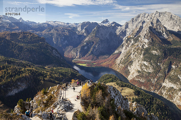 Ausblick vom Jenner auf die Aussichtsplattform  den Königssee und Watzmann  Nationalpark Berchtesgaden  Berchtesgadener Alpen  Berchtesgadener Land  Oberbayern  Bayern  Deutschland