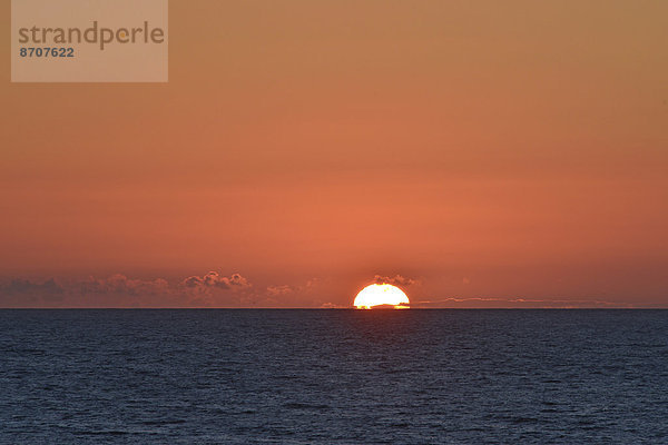 Sonnenuntergang  Nordsee  bei Wangerooge  Friesland  Niedersachsen  Deutschland