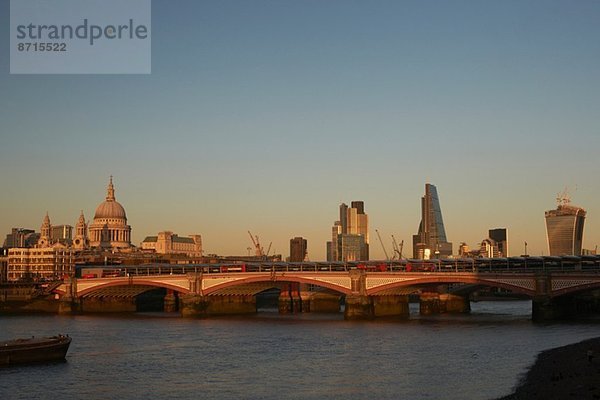 Blackfriars Brücke  London  England  Großbritannien