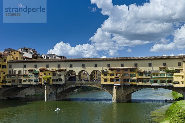 Fluss  Seitenansicht  Arno  Florenz  Italien  Norden  Toskana