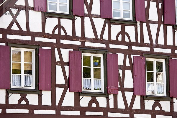 Fenster Wohnhaus Alpen Rahmen Holz Landschaftlich schön landschaftlich reizvoll bayerisch Deutschland Schiltach