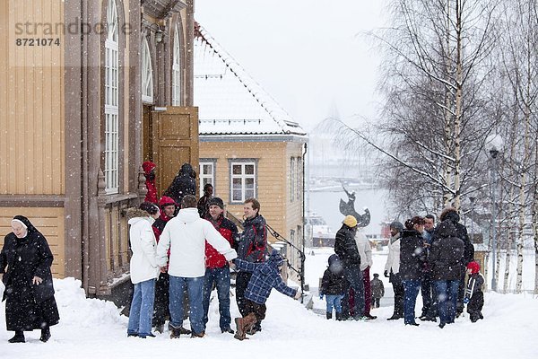 Kirche Kreis Teilnahme Arktis katholisch Sonntag Tromso