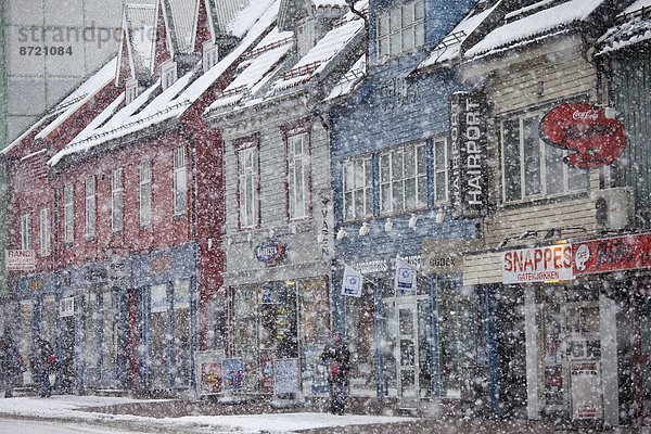 Straße  Großstadt  Stilleben  still  stills  Stillleben  frontal  Kreis  Norwegen  Norden  Laden  Arktis  Tromso