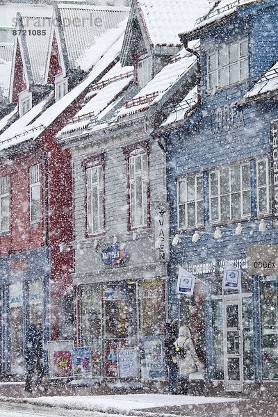 Straße  Großstadt  Stilleben  still  stills  Stillleben  frontal  Kreis  Norwegen  Norden  Laden  Arktis  Tromso