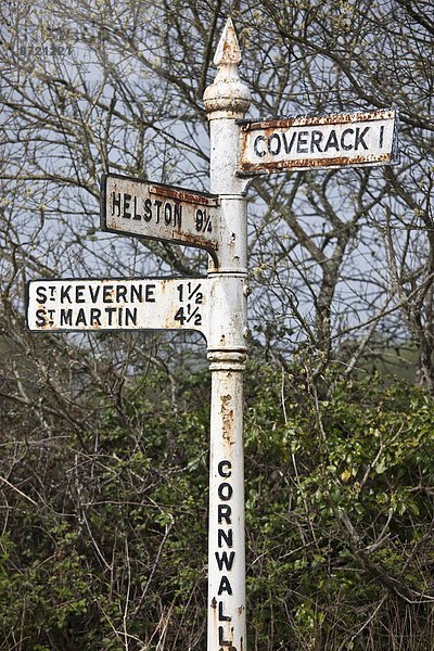 Attraktivität  Großbritannien  Tourist  Rost  Wegweiser  Landschaftlich schön  landschaftlich reizvoll  Cornwall  England  alt