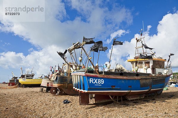 hoch  oben  Europa  ziehen  Strand  Großbritannien  Boot  angeln  East Sussex  England