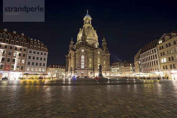 Der Neumarkt mit der Frauenkirche bei Nacht  Altstadt  Dresden  Sachsen  Deutschland