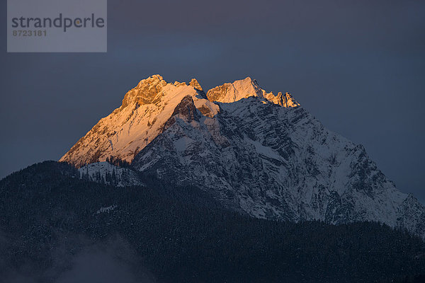 Kleiner Bettelwurf und Großer Bettelwurf im Morgenlicht  Karwendel  Tirol  Österreich
